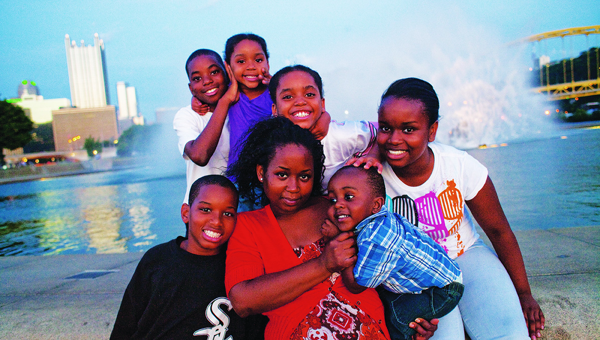 Riverlife_family by Point State Park fountain_photo by Annie O'Neill_Edited-web